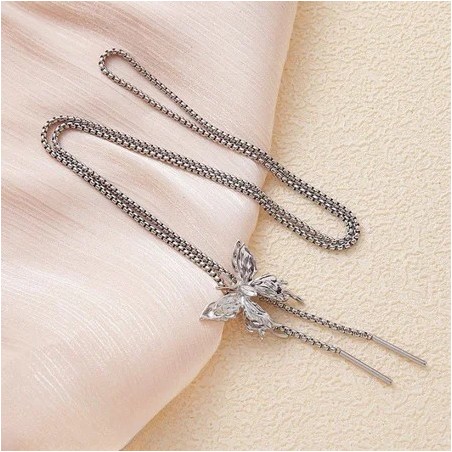 Titanium Steel Niche Luxury Design High-end Rose Petal Butterfly Necklace All-match High-end Cold Style Free Adjustment Necklace