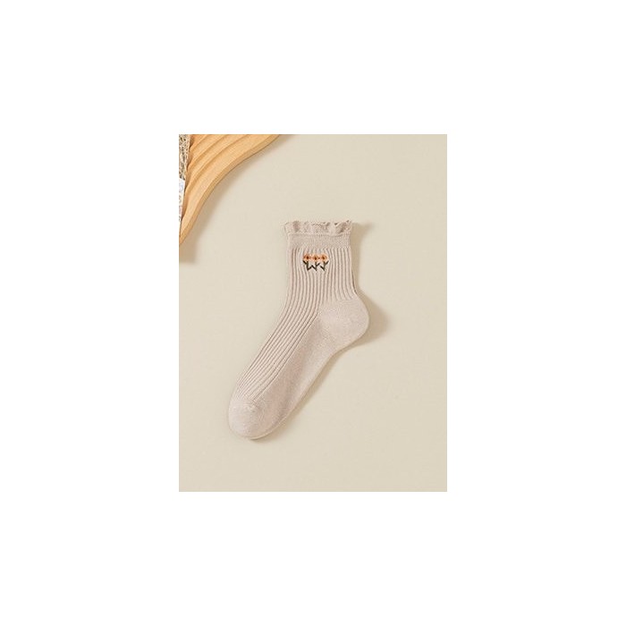 New Pure Cotton Japanese Retro Literary Flower Middle Tube Women's Socks Sweat-absorbent Breathable Embroidered Flower Socks