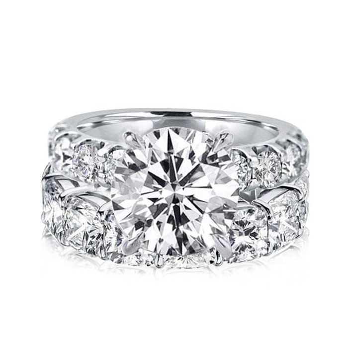 Italo Round And Cushion Cut Engagement Rings Sets