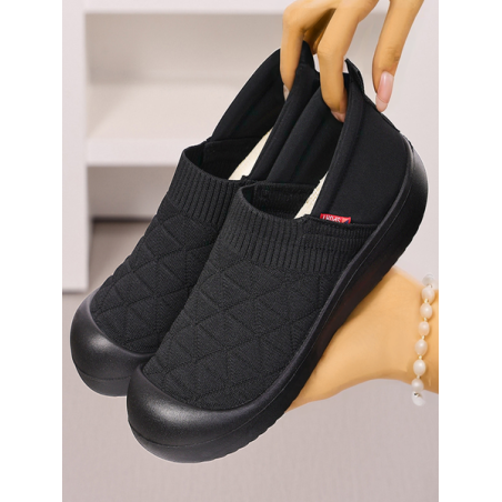 All Season Mesh Fabric Plain Shallow Flyknit slip-on comfortable flat shoes for mothers with soft soles